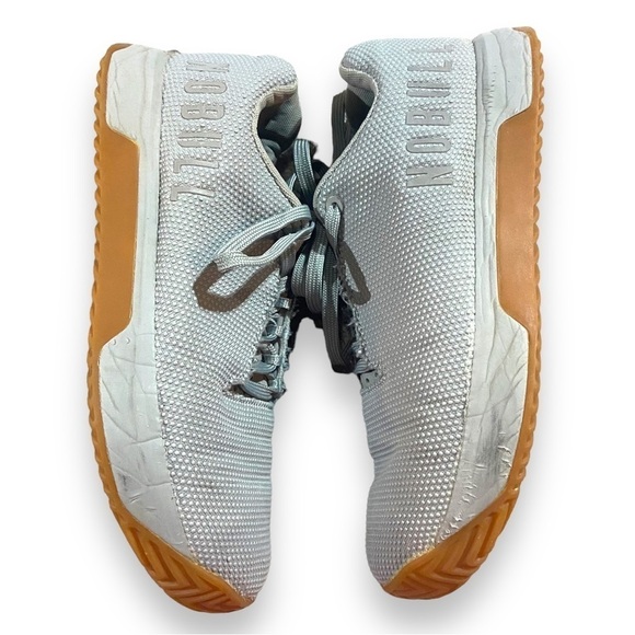 Athletic_Shoes